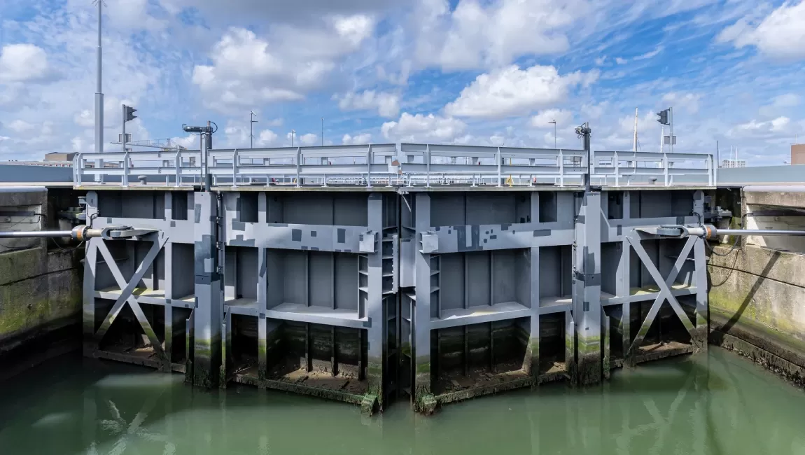 защита гидротехнических сооружений