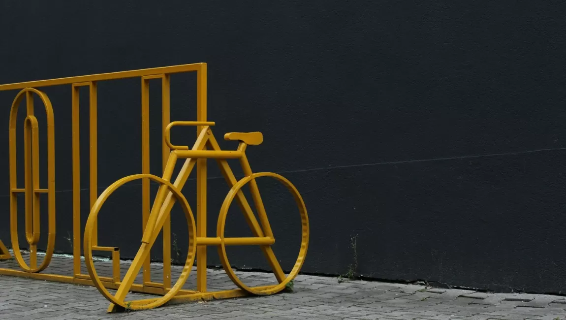 окраска элементов городской инфраструктуры