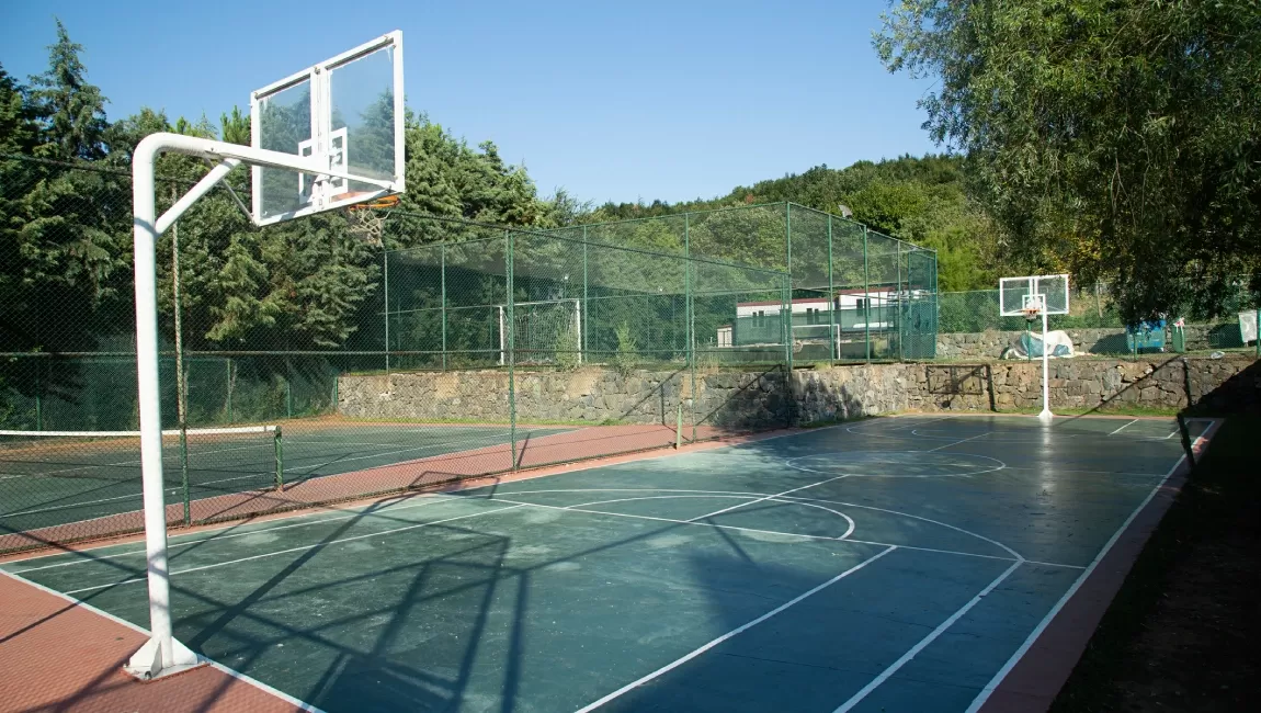 окраска элементов городской инфраструктуры