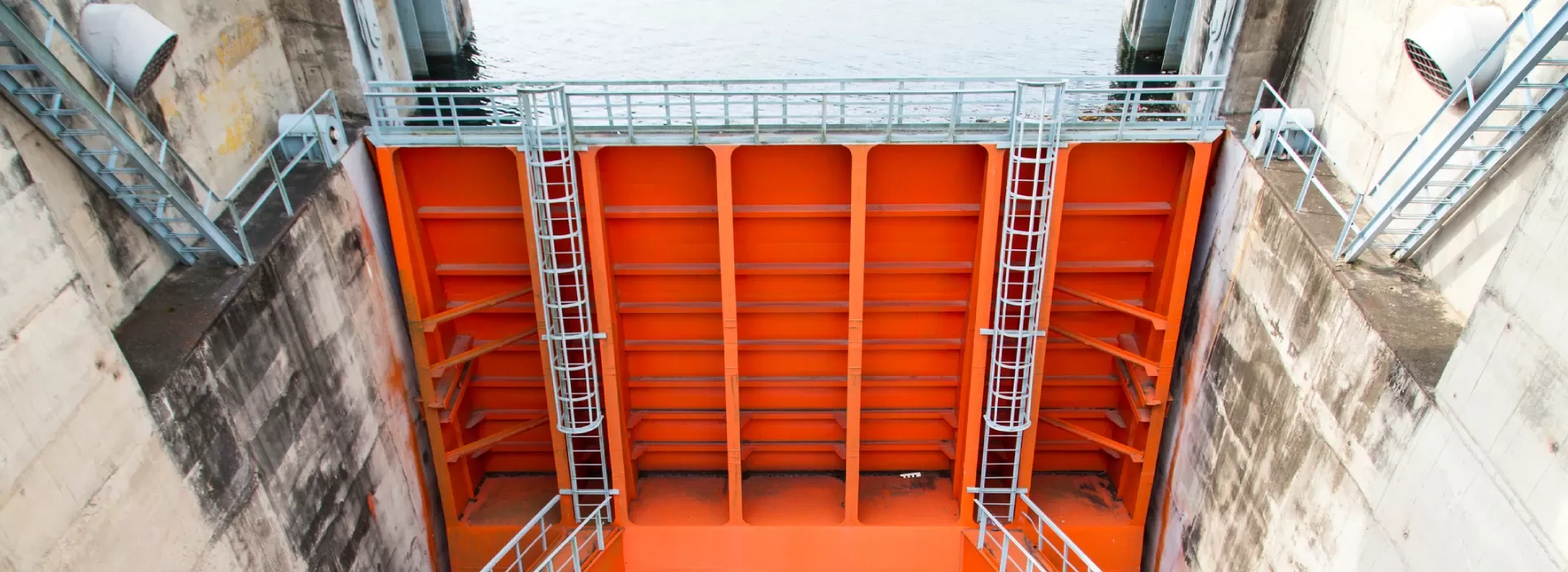 защита гидротехнических сооружений