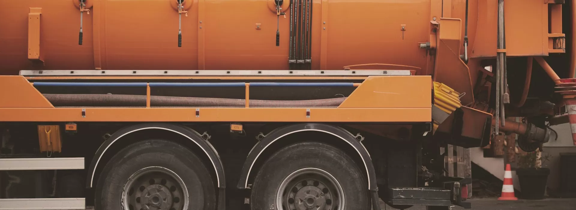 окраска грузового автотранспорта